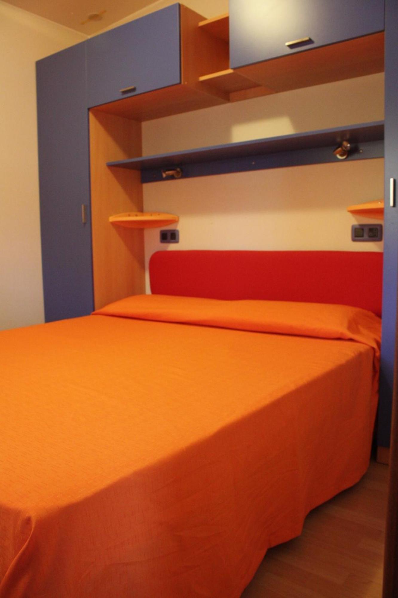 Camping I Melograni Marina Di Bibbona Habitación foto